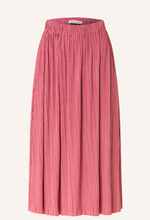 Lade das Bild in den Galerie-Viewer, Samsoe Samsoe &quot;Uma-Skirt&quot; Rock
